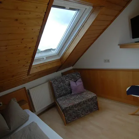 Gaststätte-gästehaus Balzer Hotel *
