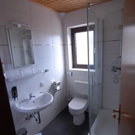 Gaststätte-gästehaus Balzer Hotel *